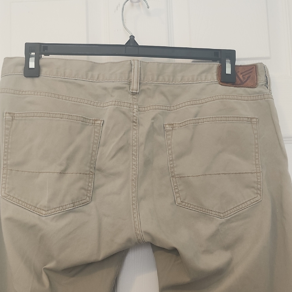 36 X 25  SHORT MAN'S Dockers Men's Khaki Chinos - Picture 5 of 10